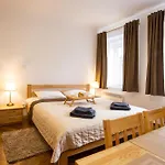 Peaceful On Rynok Square Apartment *