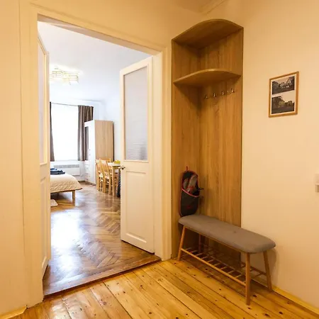 Peaceful On Rynok Square Apartament *