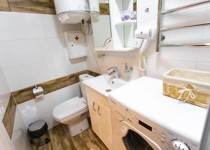 Peaceful On Rynok Square Apartment *