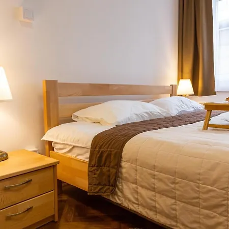 Peaceful On Rynok Square Apartament *