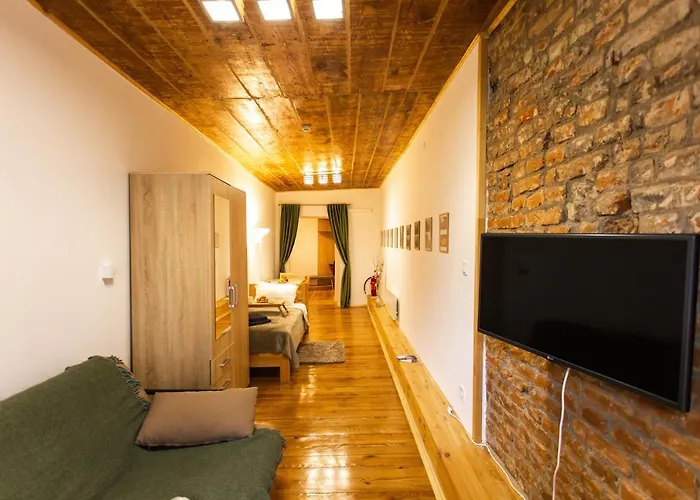 Peaceful On Rynok Square Λβιβ